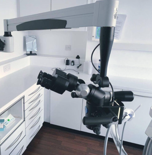 Operating microscope in dental treatment